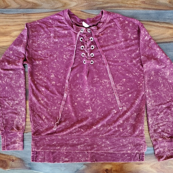 Mudd, Ladies Long Sleeve Shirt, Medium, Super Soft, Tie, Maroon, Distressed Look - Picture 2 of 7